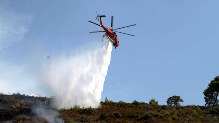 Υπό μερικό έλεγχο τέθηκε η πυρκαγιά στο Νέο Ικόνιο