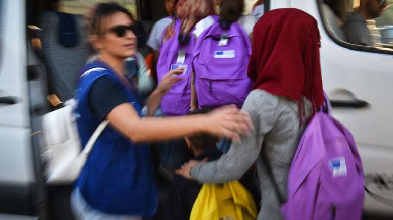 Επίθεση σε 9χρονη που την πέρασαν για προσφυγοπούλα επειδή φορούσε μαντήλι