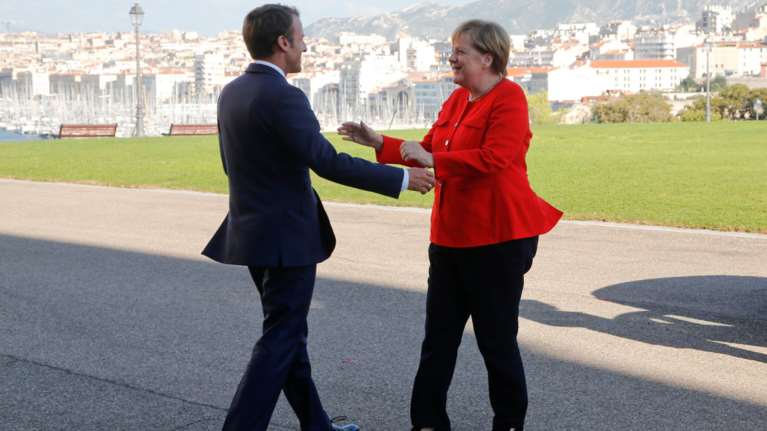 Μακρόν και Μέρκελ για το &quot;προοδευτικό τόξο&quot; απέναντι στους εθνικιστές