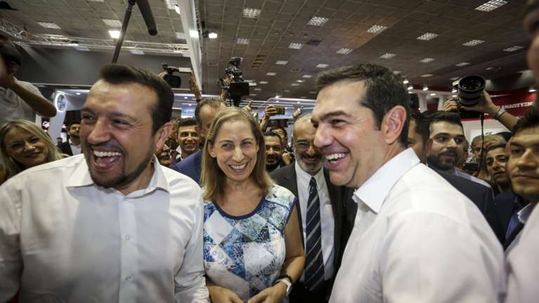 Ο Τσίπρας θέλησε να μάθει εάν έχει ψηφιακό σήμα τηλεόρασης το χωριό του