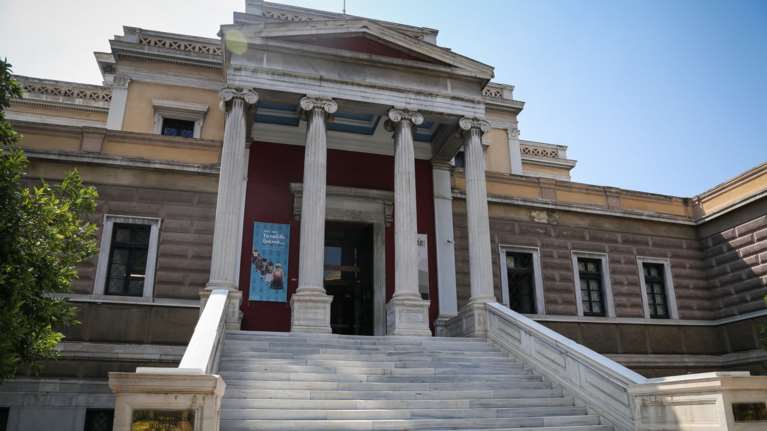 Συνελήφθησαν δύο γυναίκες για τους βανδαλισμούς στα μουσεία