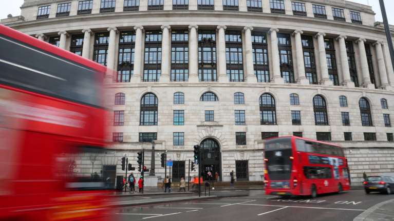 Στη Βρετανία ανησυχούν για κοινωνικές αναταραχές μετά το Brexit