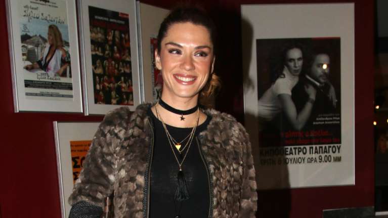 Μετά τον Τσιμιτσέλη &amp; η Λασκαράκη ποζάρει με τον σύντροφό της- Δείτε τους