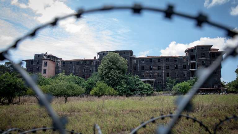 NYT: Κίνδυνος άμεσης κατάρρευσης για το ορφανοτροφείο στην Πρίγκηπο