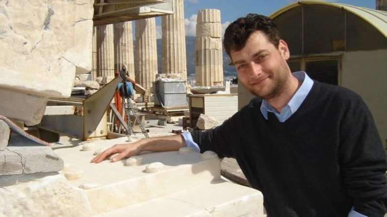 Τσιρογιάννης: Ο Ελληνας πίσω από τον επαναπατρισμό επιτύμβιας στήλης