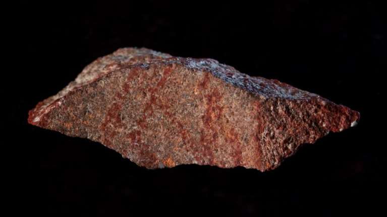 Ανακαλύφθηκε το αρχαιότερο «σκίτσο» του Homo sapiens, ηλικίας 73.000 ετών