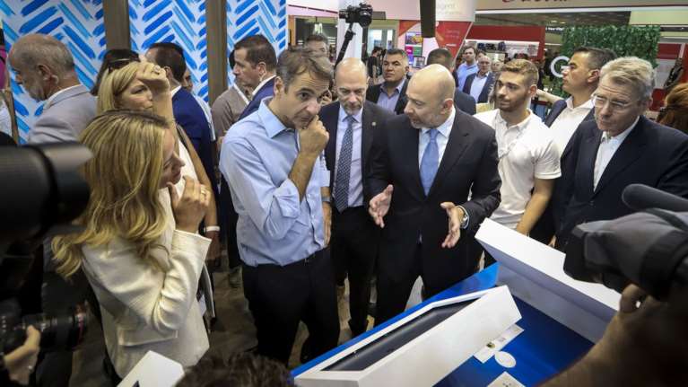 Η επίσκεψη Μητσοτάκη στα περίπτερα της ΔΕΘ