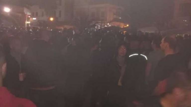 Συμπλοκή νεαρών στη Μυτιλήνη - Ζωγράφιζαν την ελληνική σημαία