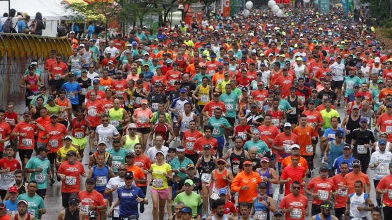 Αυτοκίνητο χτύπησε δρομέα στον ημιμαραθώνιο της Μεντεγίν