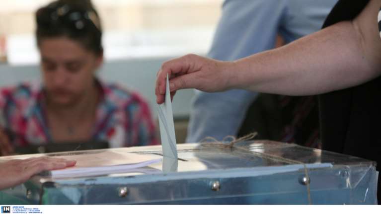 Κάπα Research: Μικρό κλείσιμο της ψαλίδας ΝΔ - ΣΥΡΙΖΑ στο 4,8%