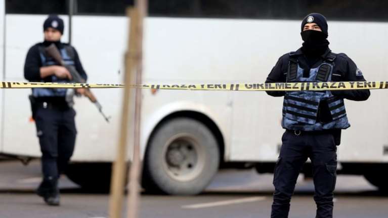 Eνοπλος σε εμπορικό κέντρο της Κωνσταντινούπολης