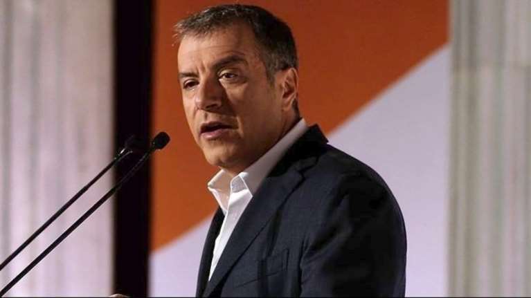 Θεοδωράκης: Το ουδετερόθρησκο σχολείο είναι εξέλιξη, όχι παραχώρηση