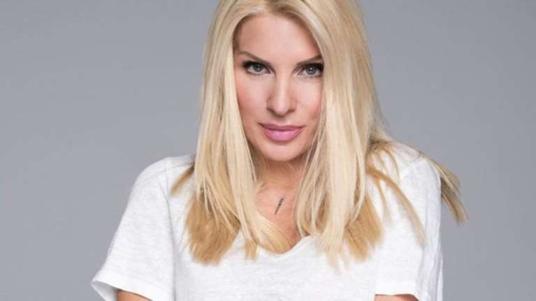 Η αδημοσίευτη φωτογραφία της Ελένης Μενεγάκη 20 χρόνια πριν!