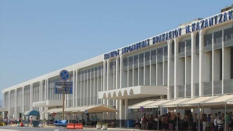 1000 συλλήψεις για πλαστά έγγραφα στα αεροδρόμια της Κρήτης