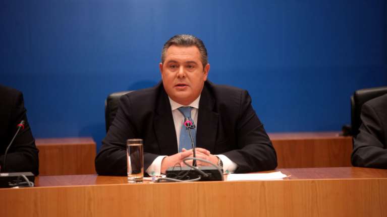 Η απάντηση Καμμένου για τα κονδύλια του ΥΠΕΘΑ για το μεταναστευτικό