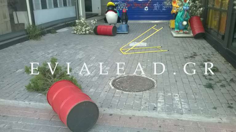 Θυελλώδεις άνεμοι στην παραλία της Χαλκίδας [φωτό - βίντεο]