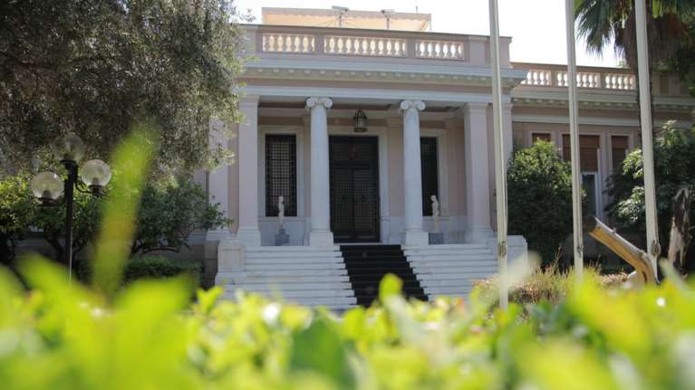 Κυβερνητικές πηγές: Το χάος στη ΝΔ για τον ΕΝΦΙΑ έχει καταντήσει τραγέλαφος