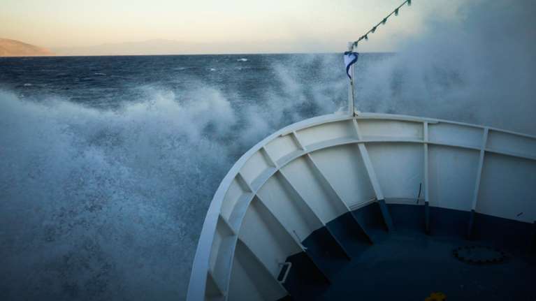 Μετ' εμποδίων οι ακτοπλοϊκές συγκοινωνίες λόγω των ισχυρών ανέμων