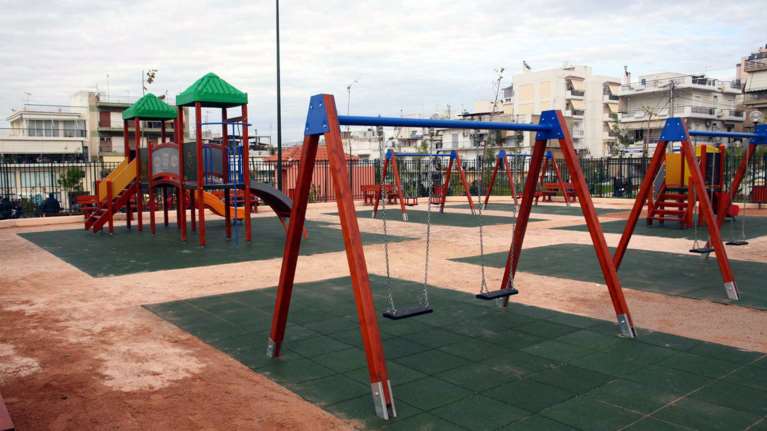 Πάτρα: Προσπάθησαν να κρύψουν την ηρωίνη σε παιδική χαρά!