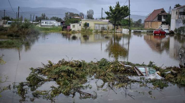 Κυκλώνας Ζορμπάς: Πού κατευθύνεται ο καιρός: Έκκληση Γ. Ταφύλλη