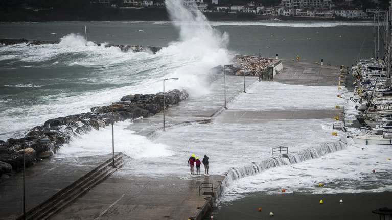 Απομάκρυνση κατοίκων από τον Ωρωπό λόγω επικίνδυνου καιρού διέταξε η ΓΓΠΠ