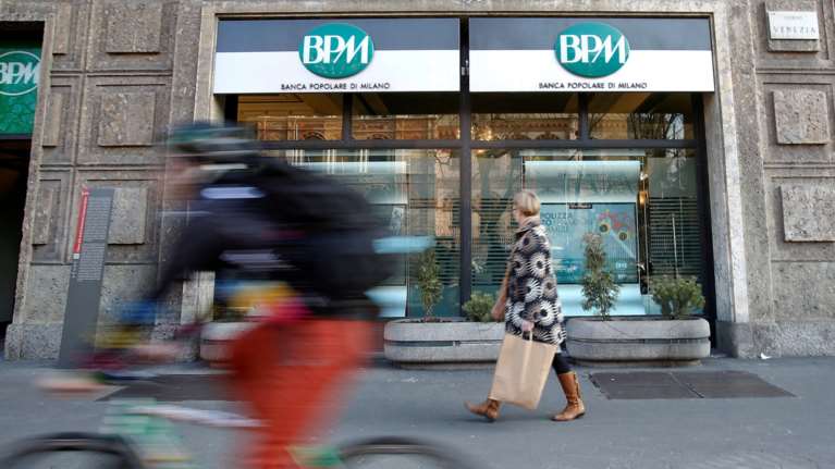 DW: Η Ρώμη εμμένει στην αύξηση του νέου δανεισμού