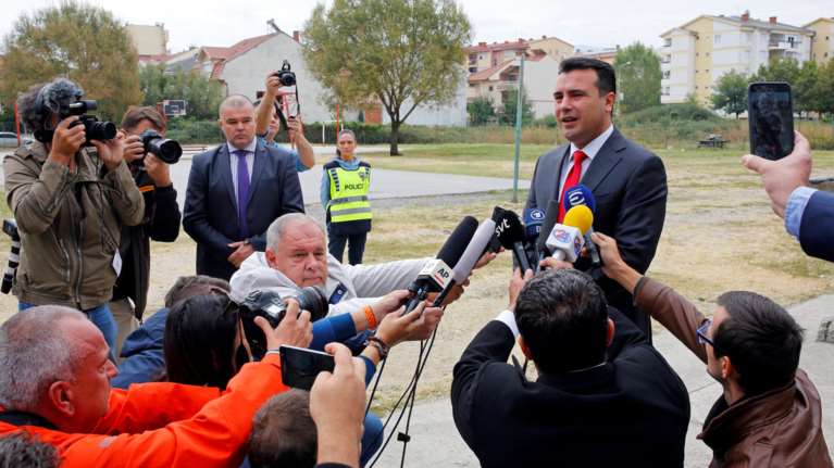 Στη Βουλή πάει τη συμφωνία ο Ζάεφ, παρά τη χαμηλή συμμετοχή