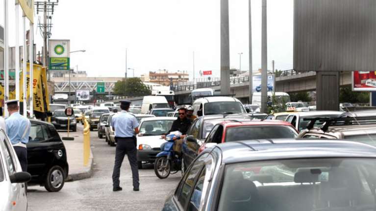 Ατελείωτο μποτιλιάρισμα στους κεντρικούς δρόμους της Αθήνας