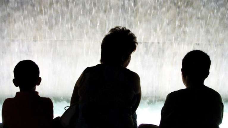 ΕΛΣΤΑΤ: Γερνάμε, δεν γεννάμε αλλά.... παντρευόμαστε