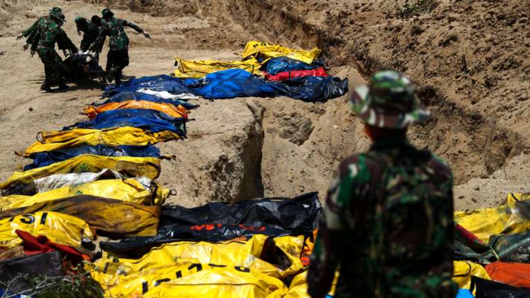 Ατελείωτη τραγωδία- στους 1.234 οι νεκροί στην Ινδονησία