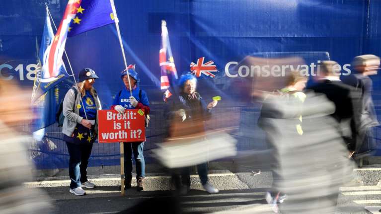 Brexit: Μπρα-ντε-φερ ανάμεσα στην Τερέζα Μέι και τον Μπόρις Τζόνσον