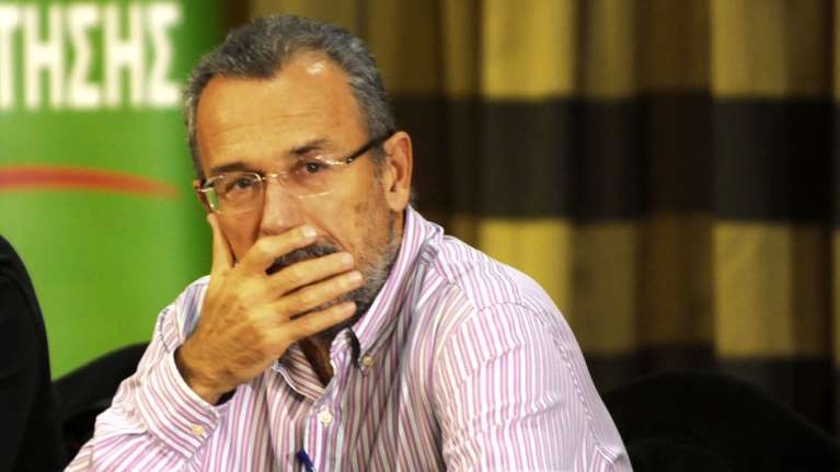 Όταν ο σκύλος του Βαρουφάκη... έπεσε πάνω στον Παντελή Καψή