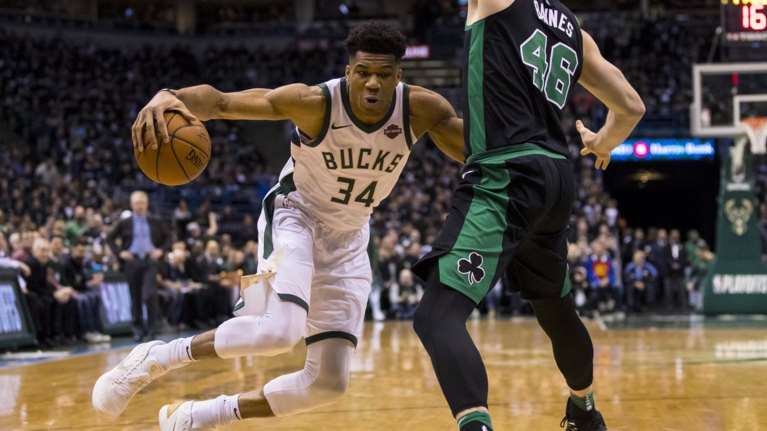 Ο Γιάννης Αντετοκούνμπο κορυφαίος ξένος παίκτης στο ΝΒΑ