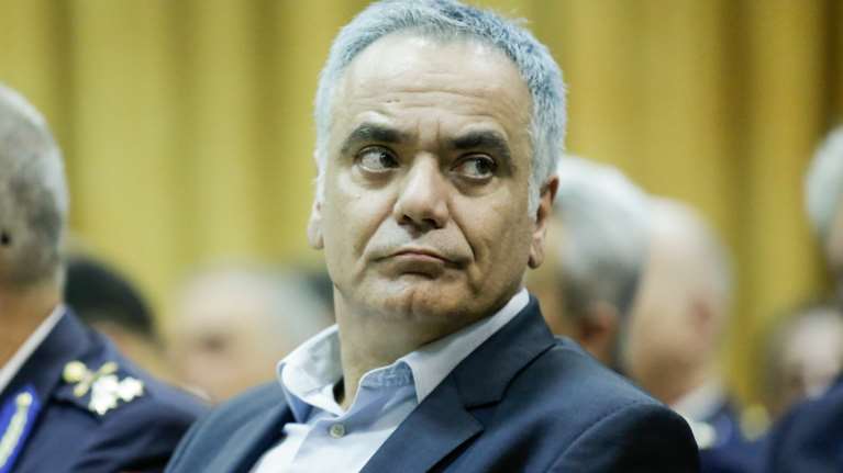 «Φρένο» σε Σκουρλέτη για «μπρίφινγκ» στην Κουμουνδούρου