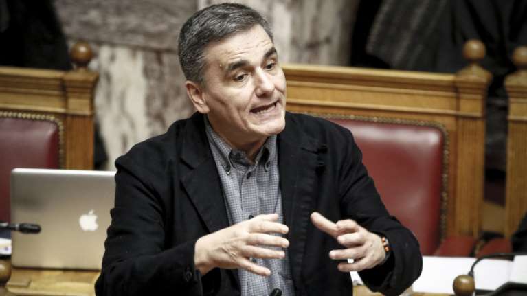 Τσακαλώτος: Μην μιλάτε για τράπεζες που καταρρέουν