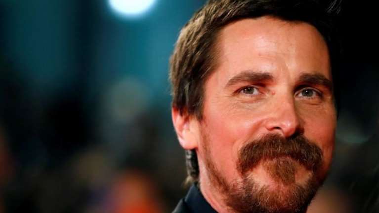 Aγνώριστος ο Κρίστιαν Μπέιλ ως Ντικ Τσέινι στο πρώτο τρέιλερ του «Vice»