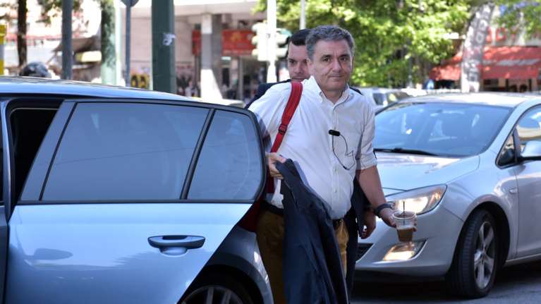 Μετά τις τράπεζες, ο Ευκλείδης πάει… Ασία για δουλειές