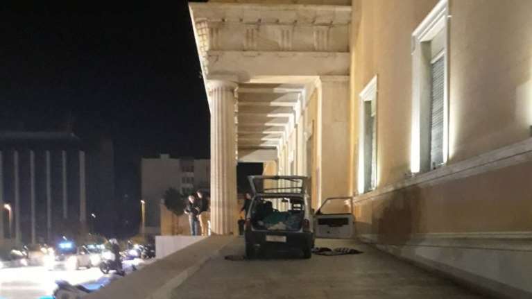 Ο οδηγός που &quot;μπούκαρε&quot; στη Βουλή είχε 1,30 αλκοόλ στο αίμα του!