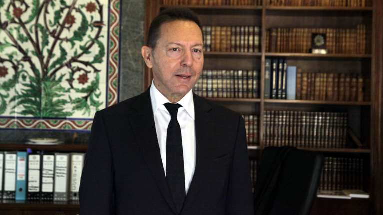 Πυροσβεστική παρέμβαση Στουρνάρα για τις τράπεζες