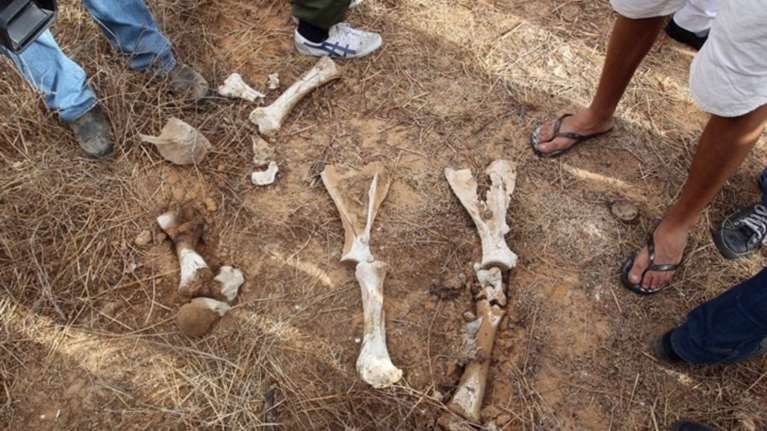 Μαζικός τάφος με 75 πτώματα σε πρώην οχυρό του Ισλαμικού Κράτους στη Λιβύη