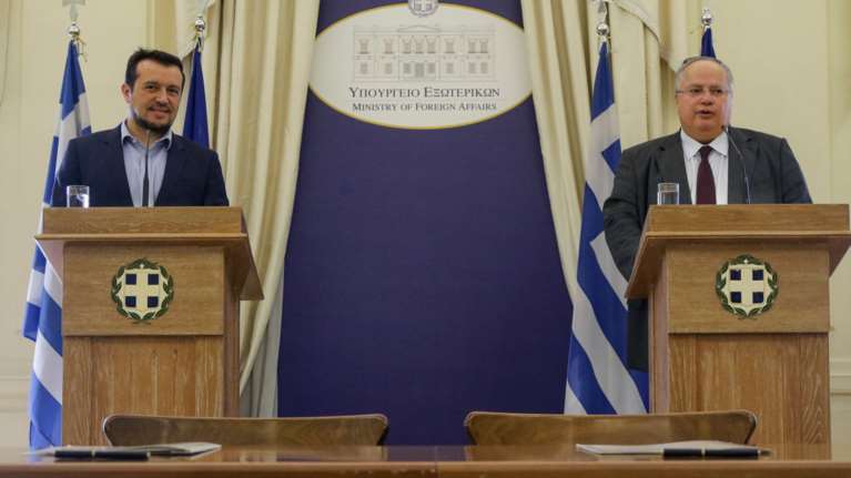 &quot;Καρφιά&quot; Κοτζιάς-Παππά σε Καμμένο: Οι υπουργοί δεν πρέπει να μιλούν πολύ