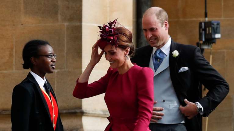 Υπέρκομψη η Κέιτ έσβησε τη Μέγκαν στον βασιλικό γάμο [Εικόνες]