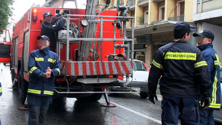 Θεσσαλονίκη: Υπό μερικό έλεγχο η φωτιά στο Ολυμπιακό Μουσείο