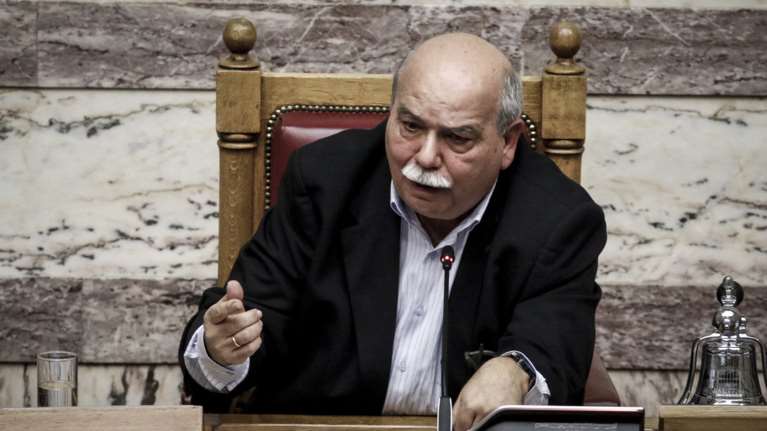 Αποστάσεις Βούτση από Καμμένο για τα περί μυστικών κονδυλίων