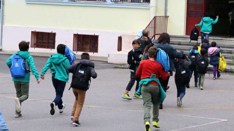 Σοκαριστικό περιστατικό bullying στον Βόλο: Εγδυσαν και ζωγράφισαν το σώμα 7χρονου μαθητή