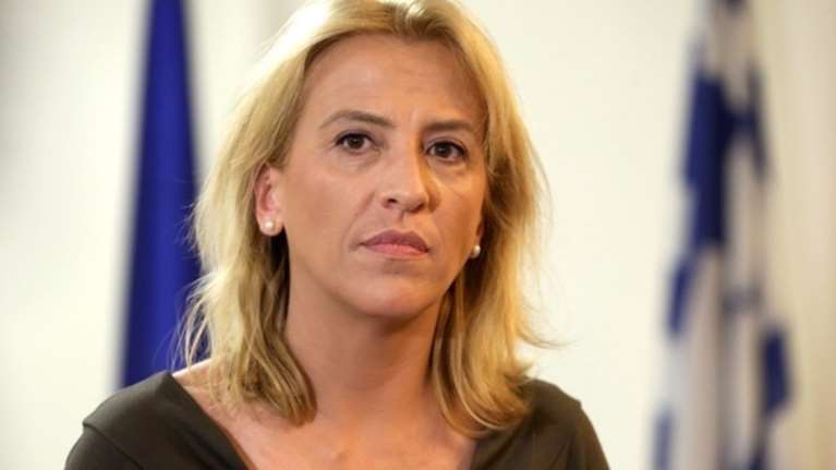 Δούρου: Οι περιφέρειες δε σβήνουν φωτιές - βολές σε ΜΜΕ