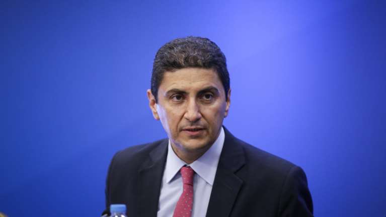 Αυγενάκης: Ο Καμμένος κρατάει σφιχτά τον Τσίπρα από κάπου