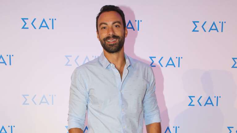 Αγνώριστος ο Σάκης Τανιμανίδης ως κολεγιόπαιδο στη Βοστώνη [Εικόνα]