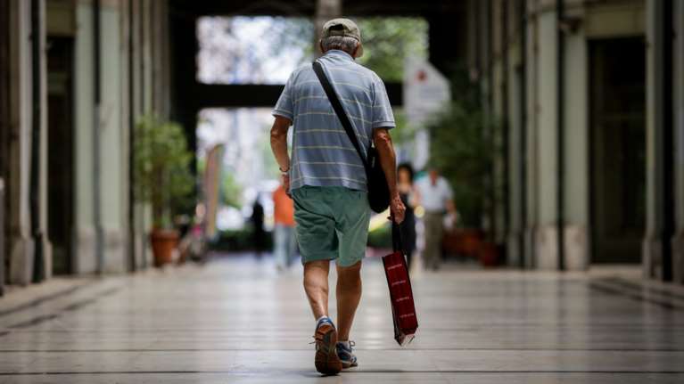 Ωρολογιακή βόμβα η συνεχής γήρανση του ελληνικού πληθυσμού