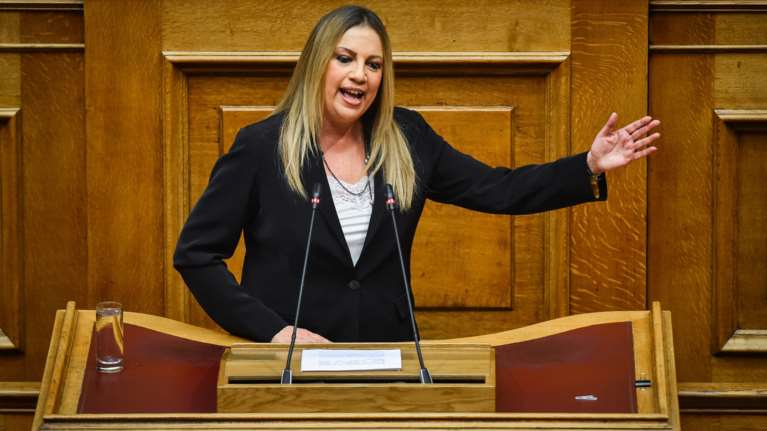 Γεννηματά: Ολα στο φως. Να τελειώνουμε με τα νταραβέρια της εξουσίας